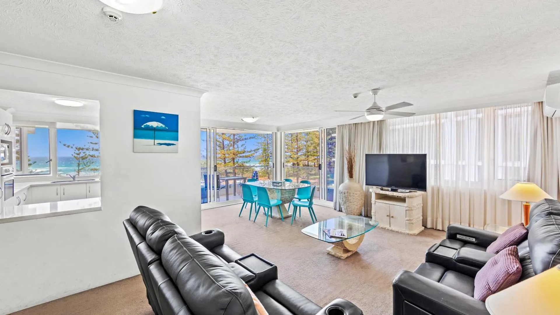 Southern Cross Beachfront Holiday Apartments Gold Coast 4*,