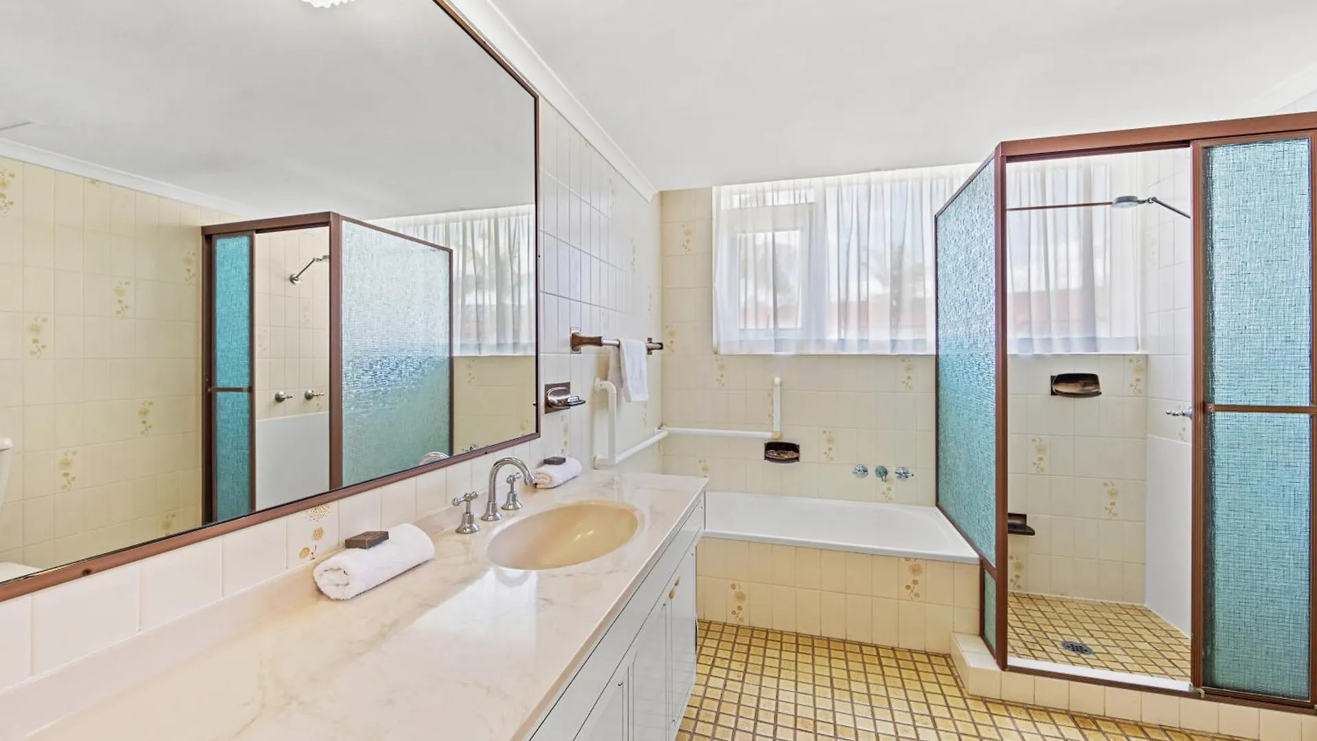 Southern Cross Beachfront Holiday Apartments Gold Coast 4*,  Austrálie
