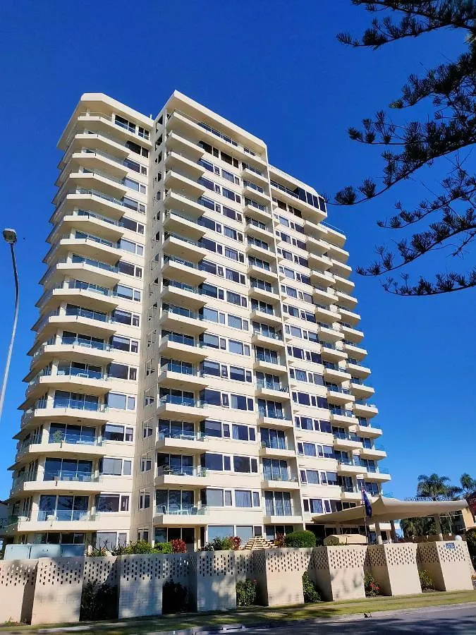 Southern Cross Beachfront Holiday Apartments Gold Coast 4*,