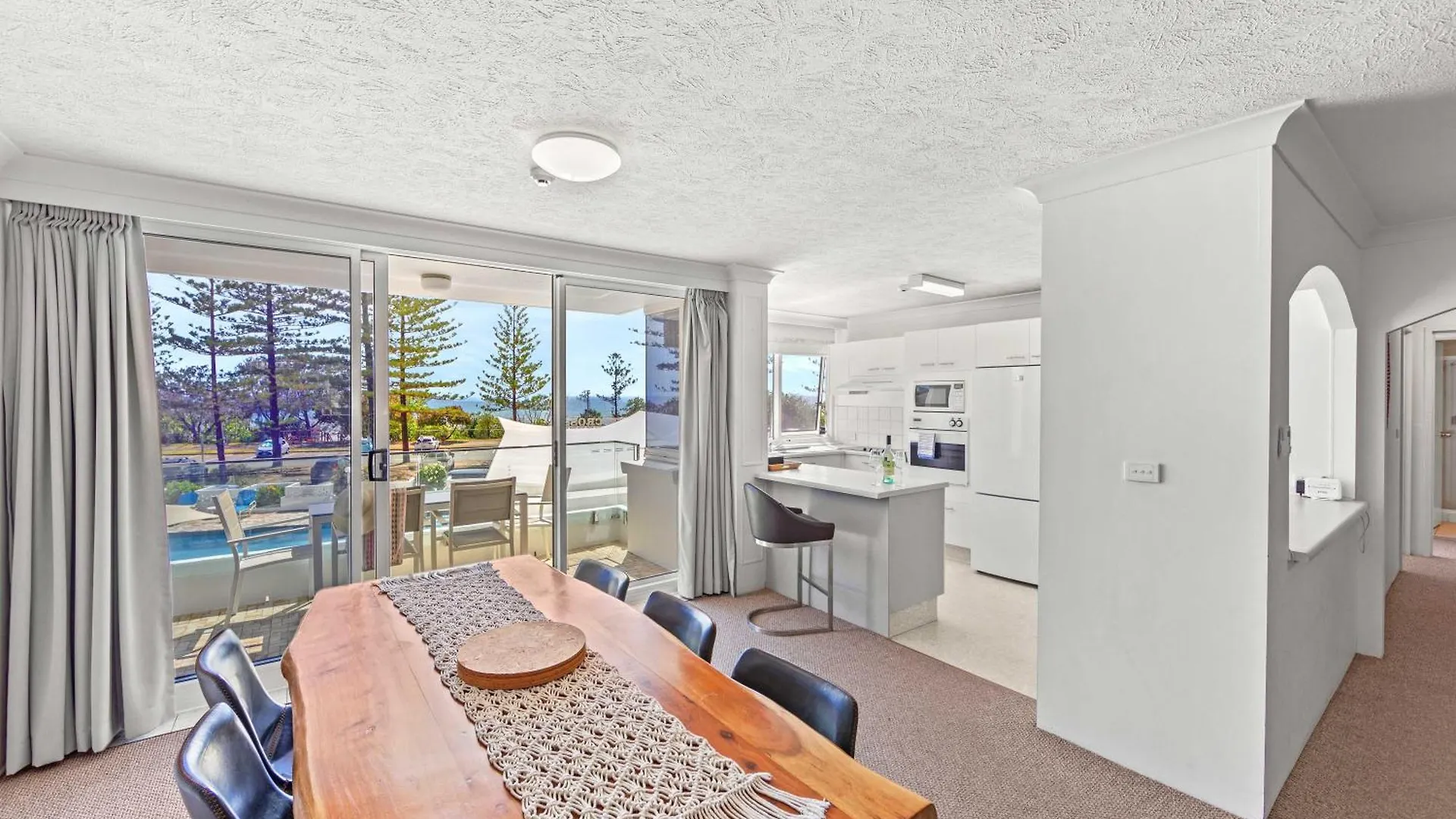 Southern Cross Beachfront Holiday Apartments Gold Coast Aparthotel