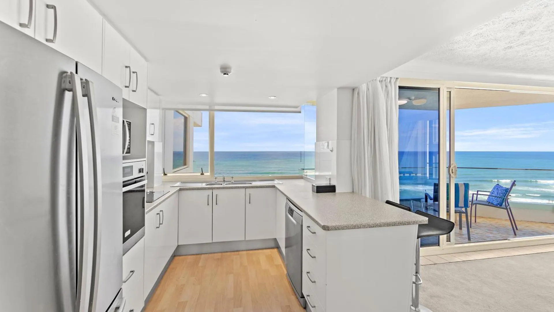 **** Aparthotel Southern Cross Beachfront Holiday Apartments Gold Coast Australia