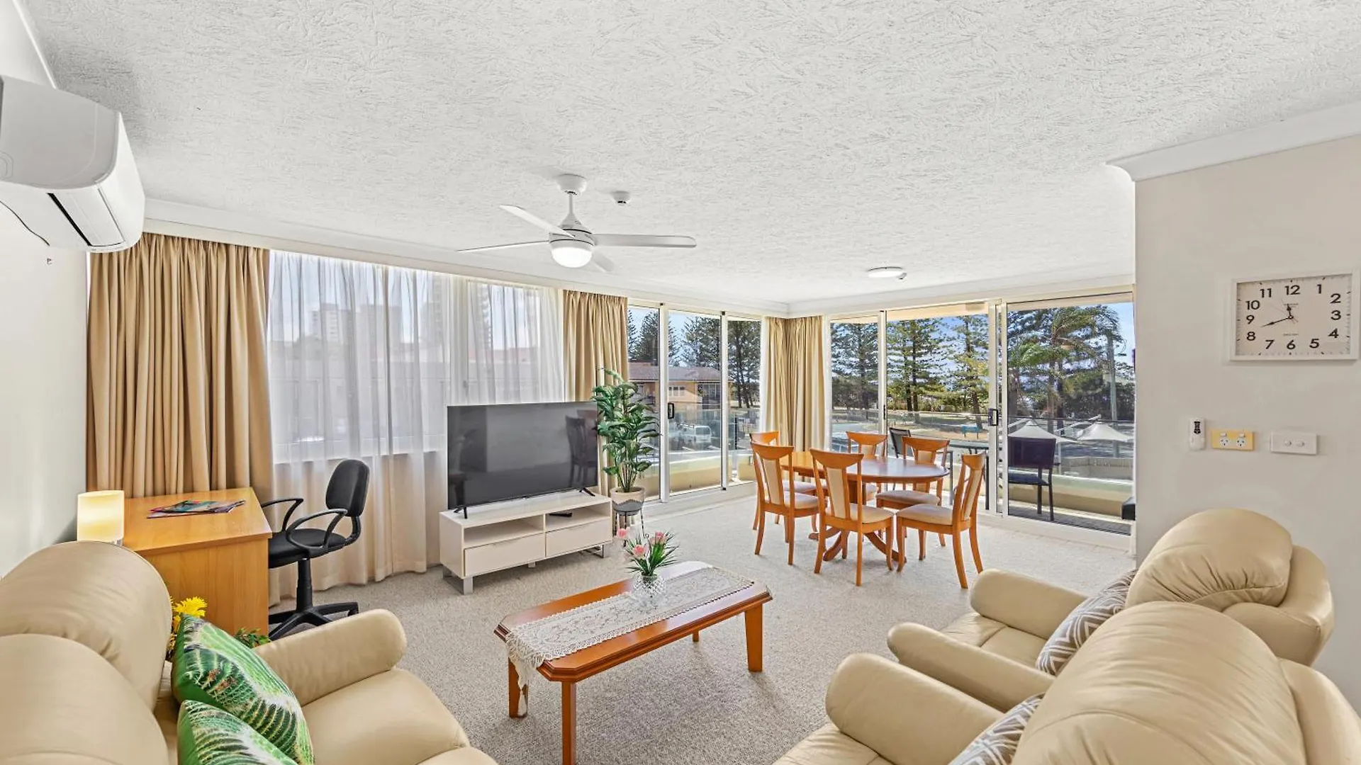 Aparthotel Southern Cross Beachfront Holiday Apartments Gold Coast