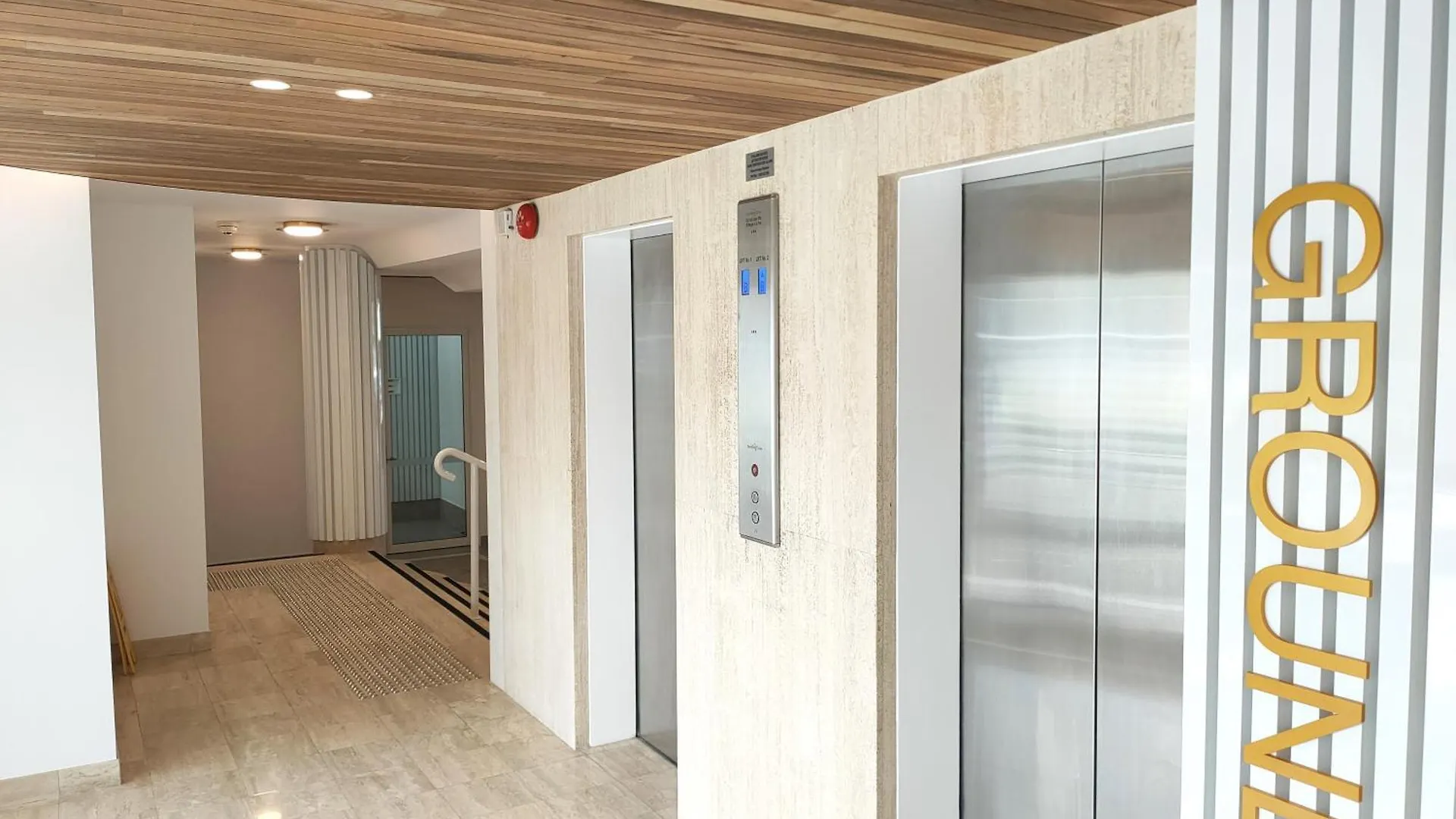 Aparthotel Southern Cross Beachfront Holiday Apartments Gold Coast